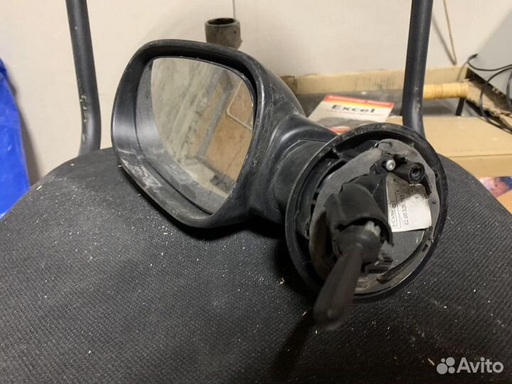 Боковое зеркало на renault logan