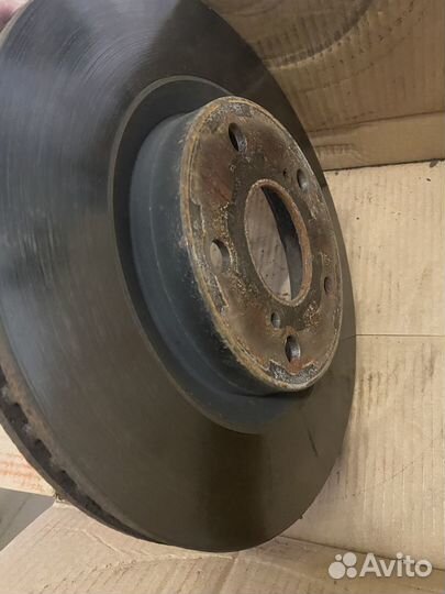 Тормозные диски на Toyota camry 55/raf 4