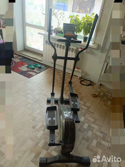 Эллиптический тренажер torneo