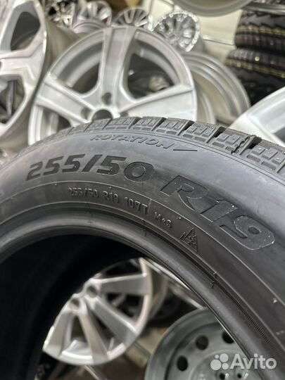 Pirelli Ice Zero FR 255/50 R19 107T