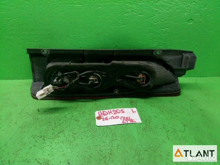 Стоп-сигнал левый toyota hiace