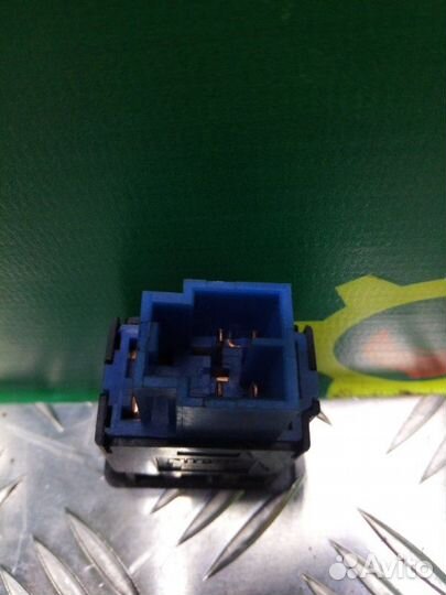 Кнопка подогрева сидений Nissan Classic седан 1.6