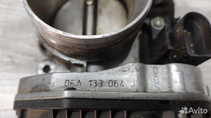 Дроссельная заслонка VAG 06A133064J