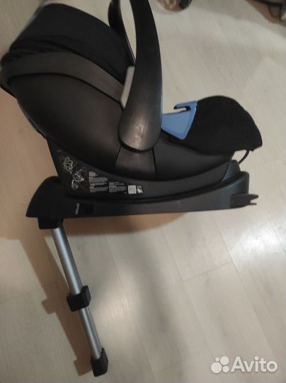 Автолюлька Recaro Privia с базой Isofix