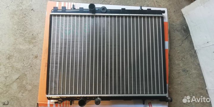 Радиатор охлаждения citroen c4