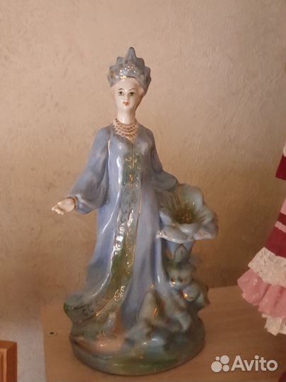 Статуэтка фарфор