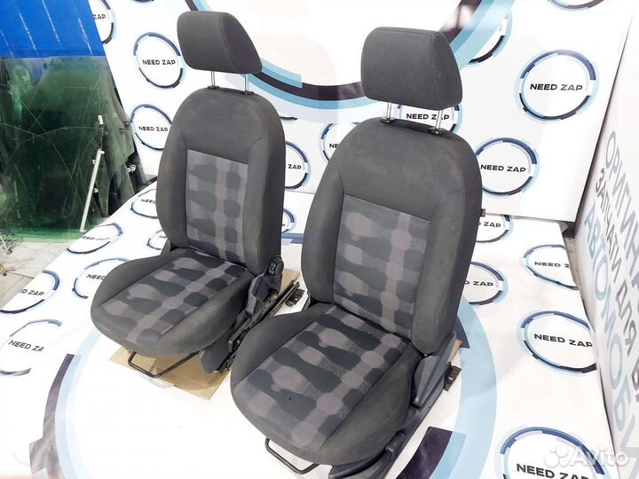 Сиденья передние Ford Fusion (01-12) UAV