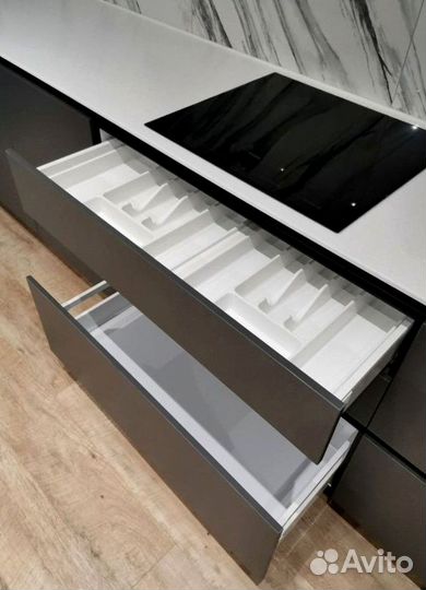 Кухня угловая на заказ.мдф фасады