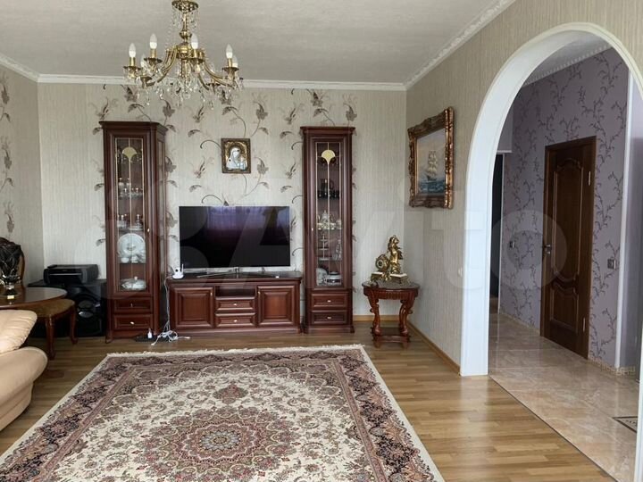 3-к. квартира, 108 м², 7/17 эт.