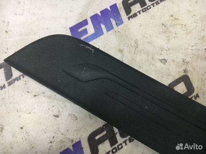 Накладка порога передняя правая Киа Сид 2
