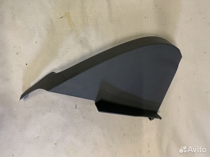 Накладка торпедо правая 4M51A044C60 Ford Focus 2