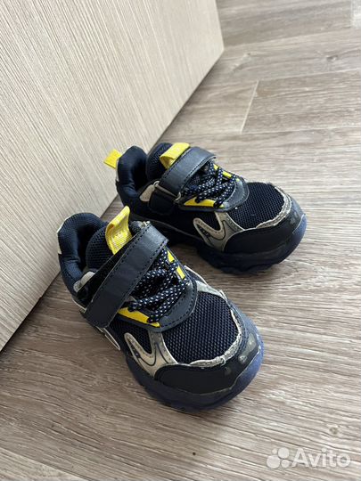 Кроссовки на мальчика
