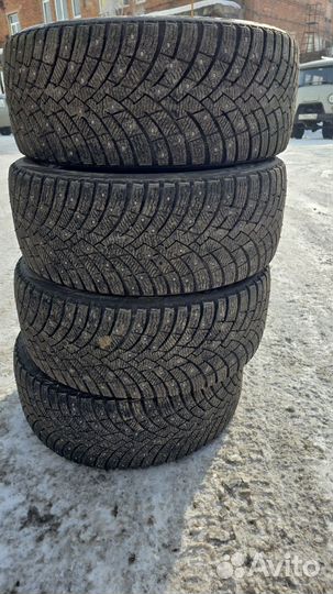 Pirelli Ice Zero 235/45 R18 98H