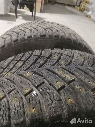 Michelin X-Ice North 4 235/55 R17