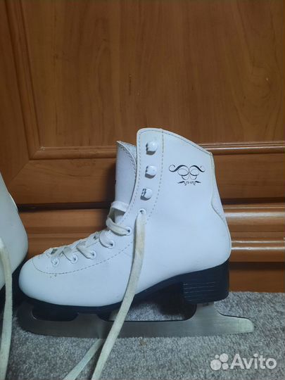 Коньки фигурные