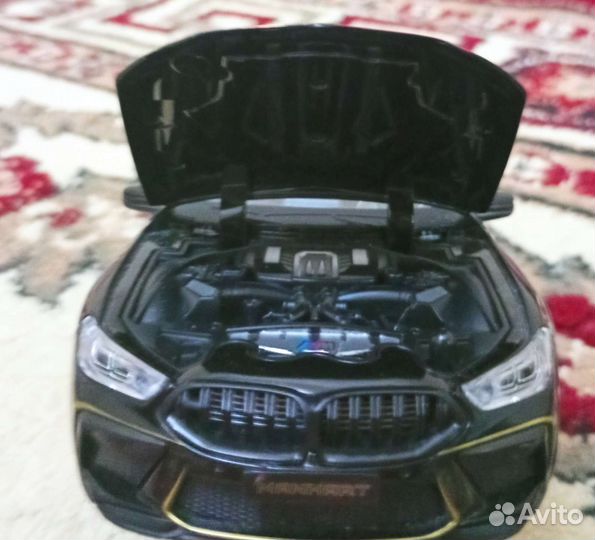 Машина бмв м8 масштаба 1:24