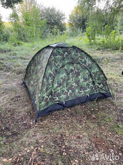 Палатка трехместная