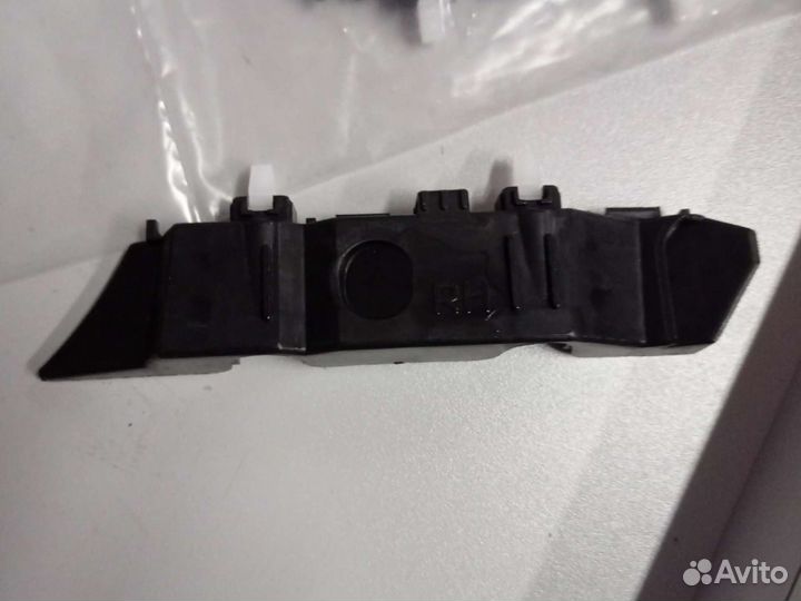 Боковые кронштейны крепления переднего бампера Рио