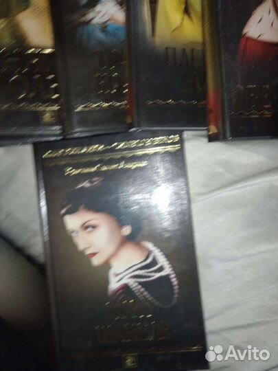 Коллекция книг(женские лики)