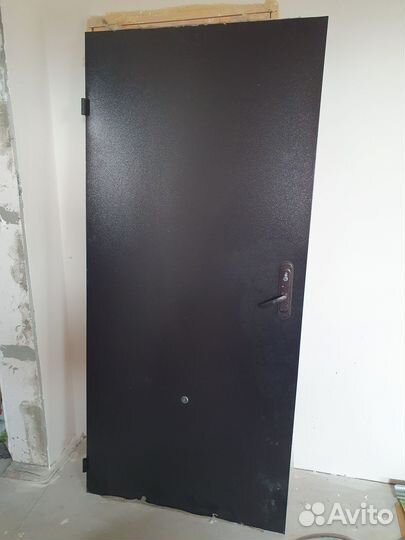 Продам входную дверь бу