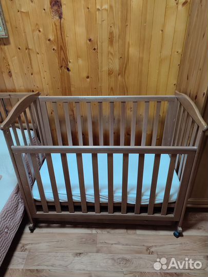 Кровать-манеж б/у с матрасом