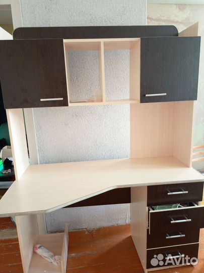 Компьютерный стол