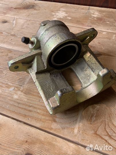 Суппорт новый citroen с4