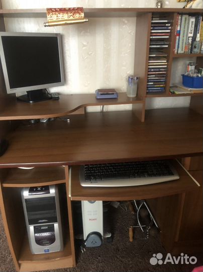 Стол компьютерный