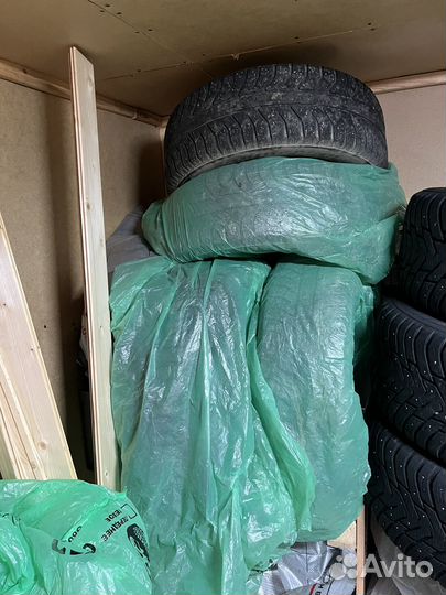 Bridgestone Ice Cruiser 7000 215/60 R16