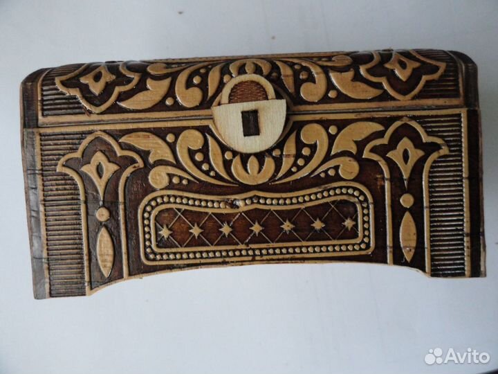 Шкатулка сундучок из березы с узором