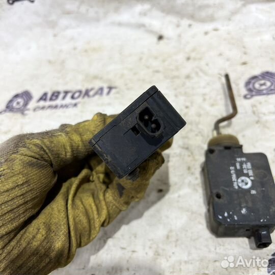 Активатор лючка бензобака BMW