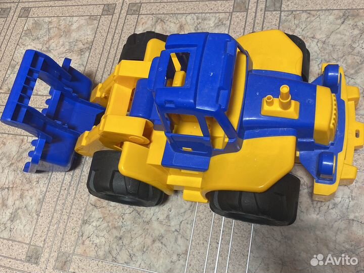 Трактор детский