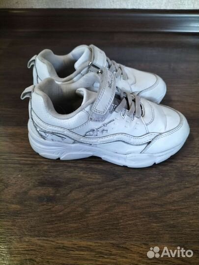 Кроссовки для девочки