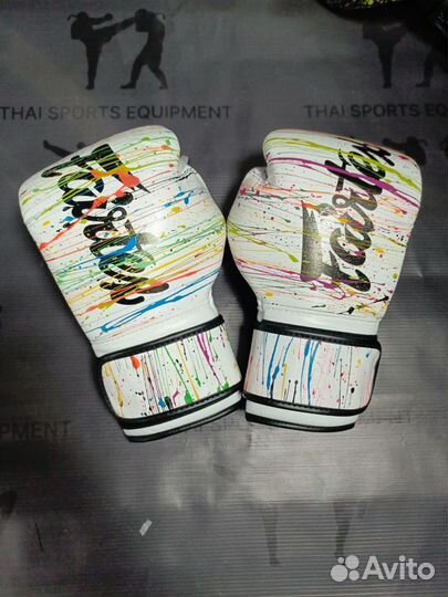 Боксерские перчатки Fairtex