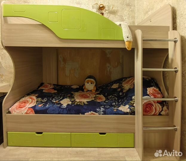 Двухъярусная кровать для детей
