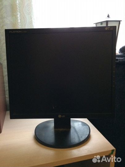 Монитор LG