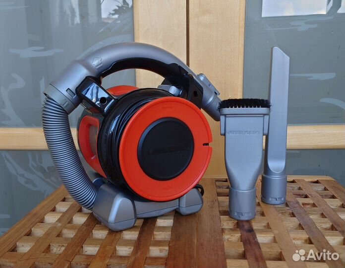 Автомобильный пылесос black&decker