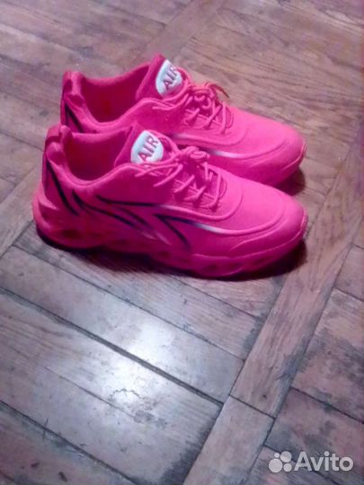 Спортивная обувь