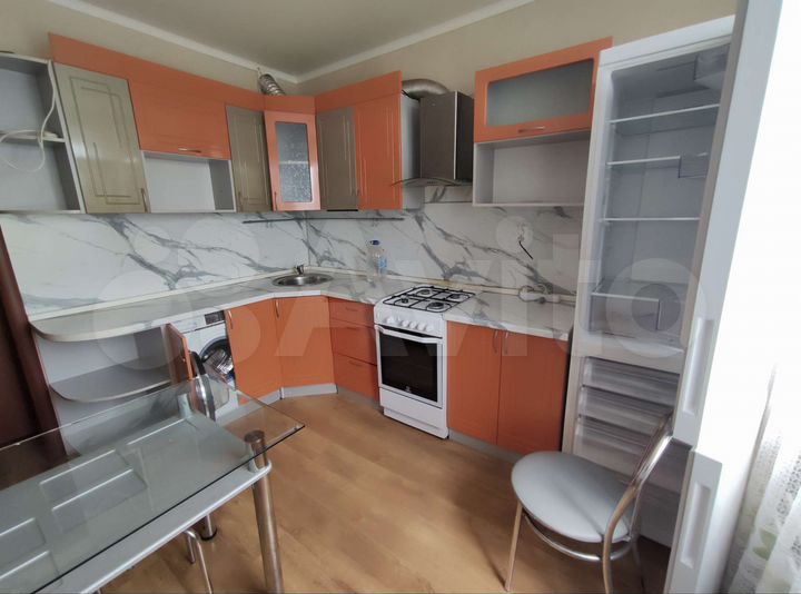 2-к. квартира, 48 м², 8/10 эт.