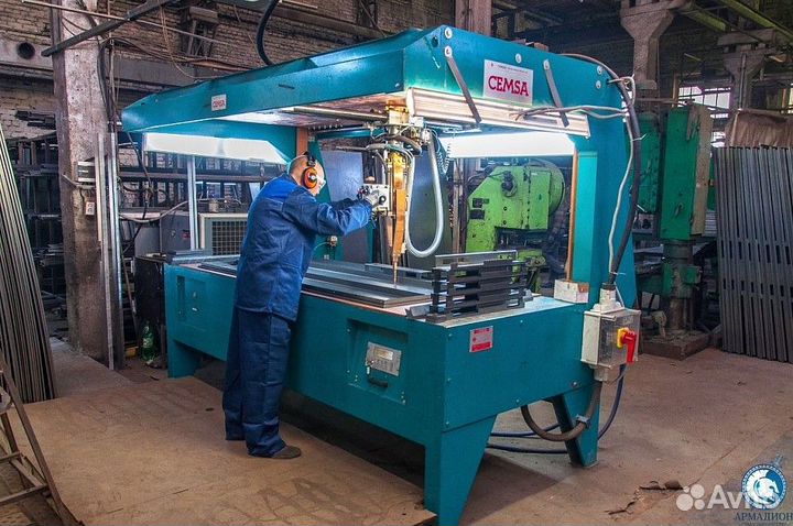 Металлическая входная дверь Армада с установкой