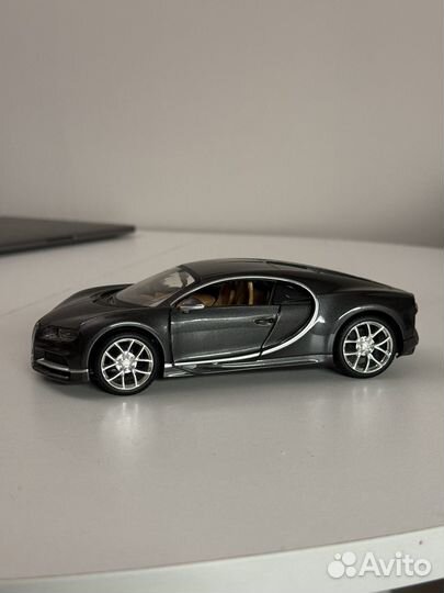 Bugatti Chiron 1/24 maisto