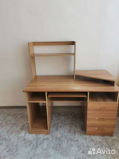 Компьютерный стол