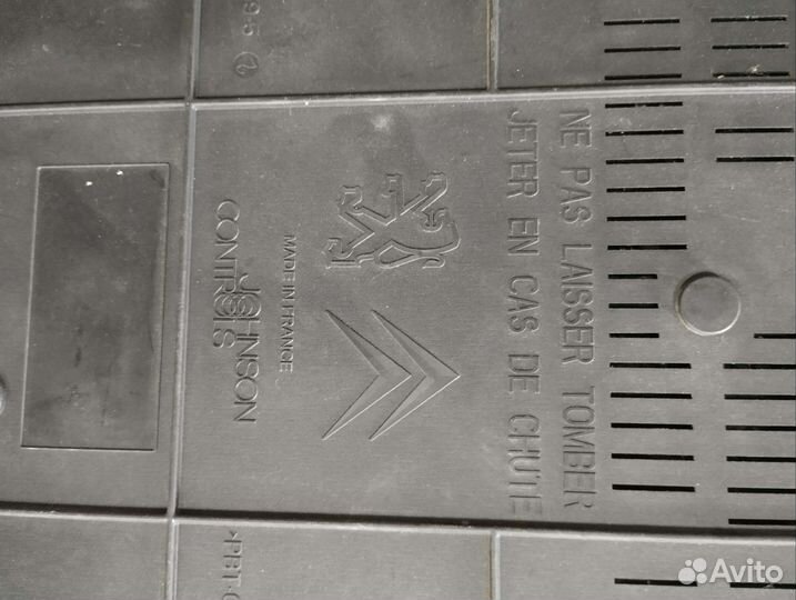 Блок предохранителей Peugeot 308 4B 2007-2011