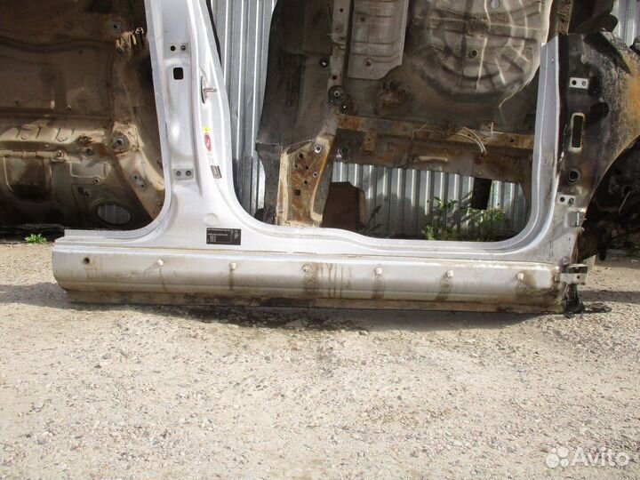 Порог со стойкой правый Skoda Yeti (5L)