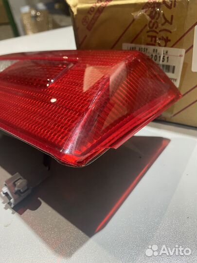 Фонарь задний в сборе правый Toyota Corona T210