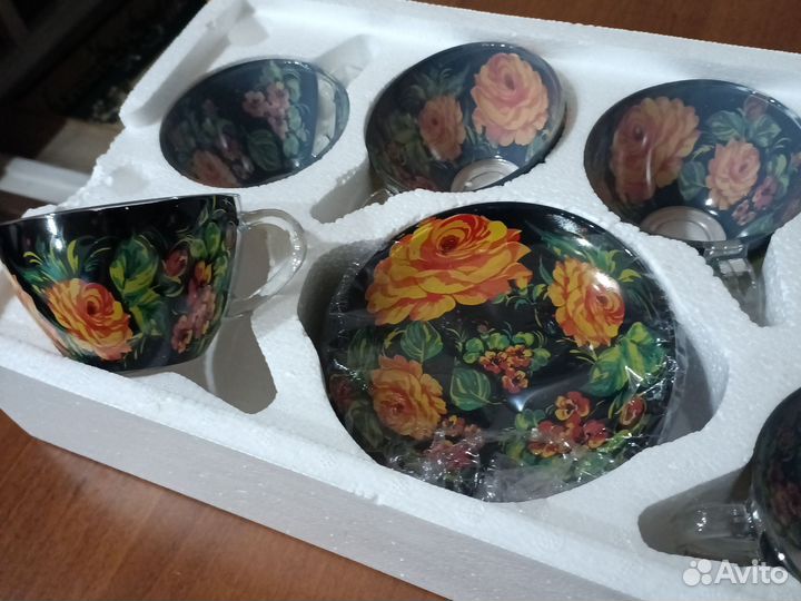 Чайные чашки с блюдцами