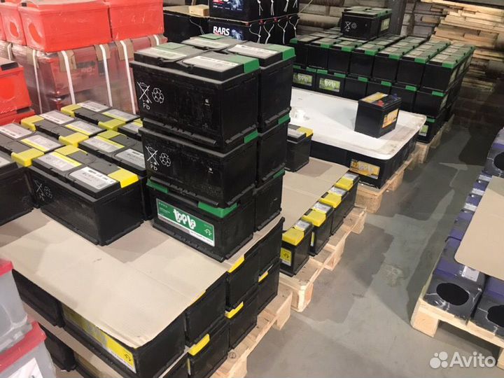 Склад аккумуляторов на Авторемонтной