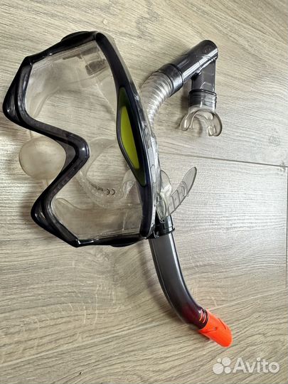 Маска для подводного плавания с трубкой