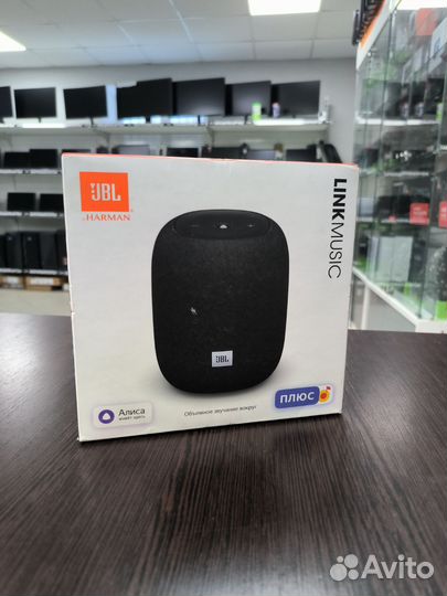 Умная колонка JBL Link Music с Алисой