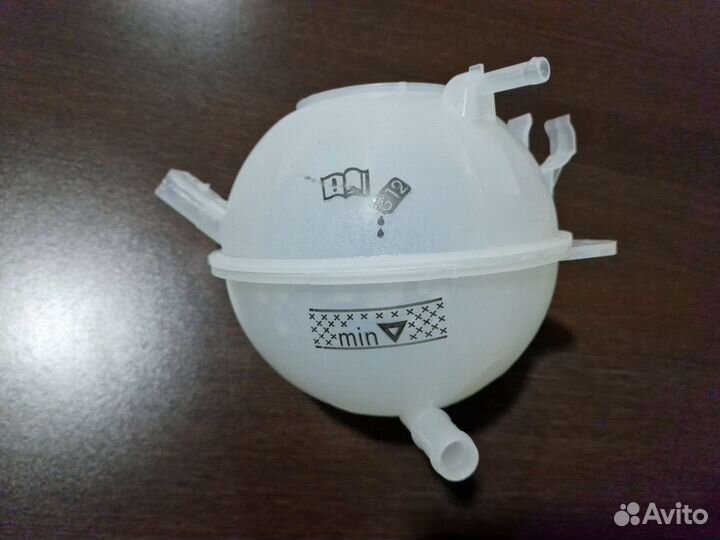 Расширительный бачок Audi/VW 1K0121407A 1K0121407F